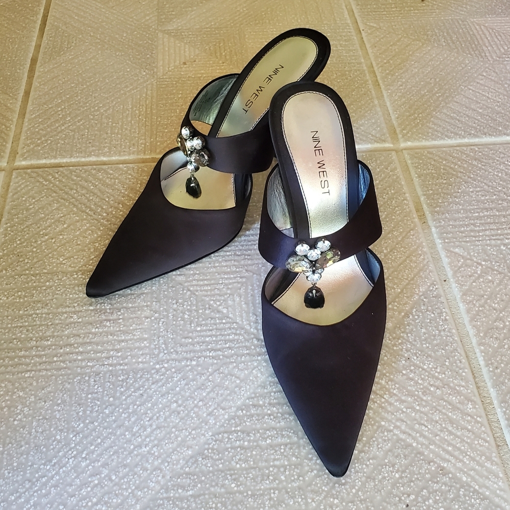Nine West Size 7.5 Sharp toe Strapless heals